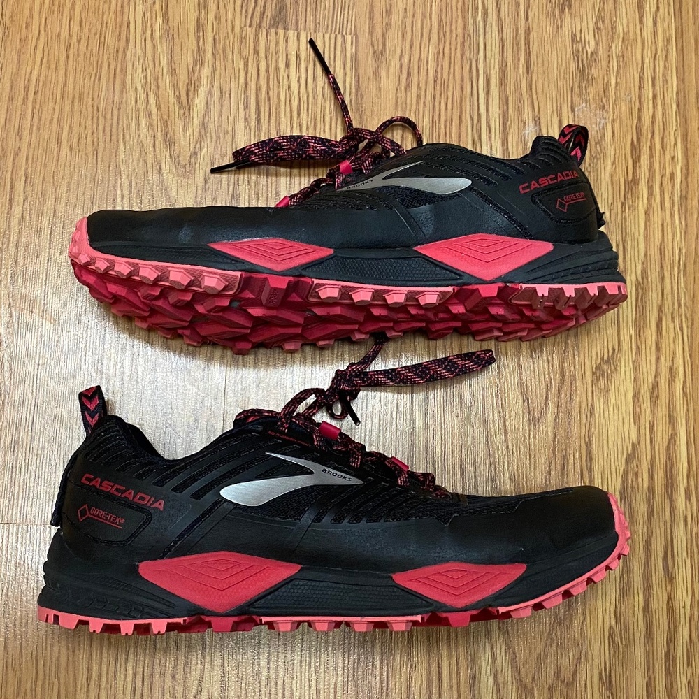 Brooks Cascadia 13 GTX Womens Size 7.5
